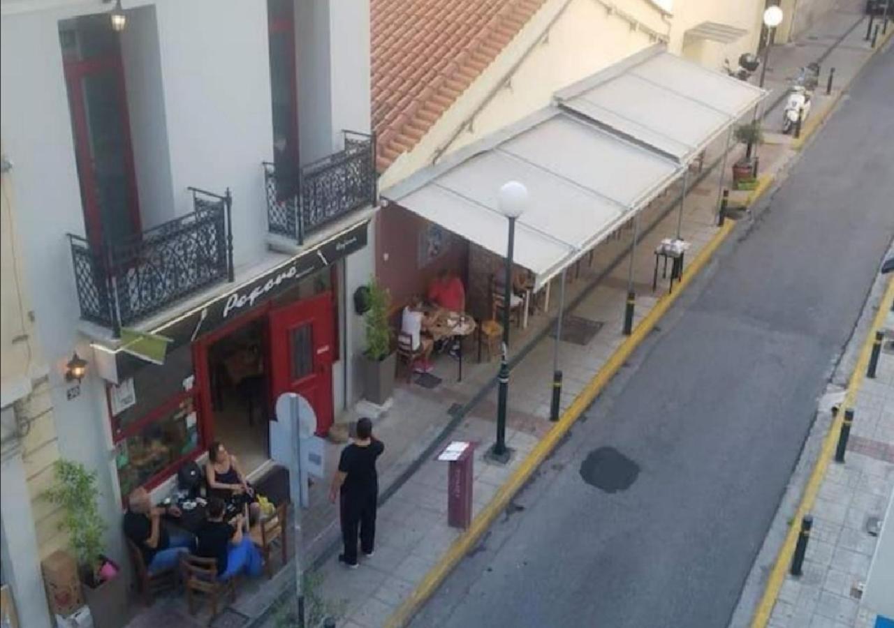 House In The Center Of Piraeus Next To The Port And The Metro!! Hotel Buitenkant foto