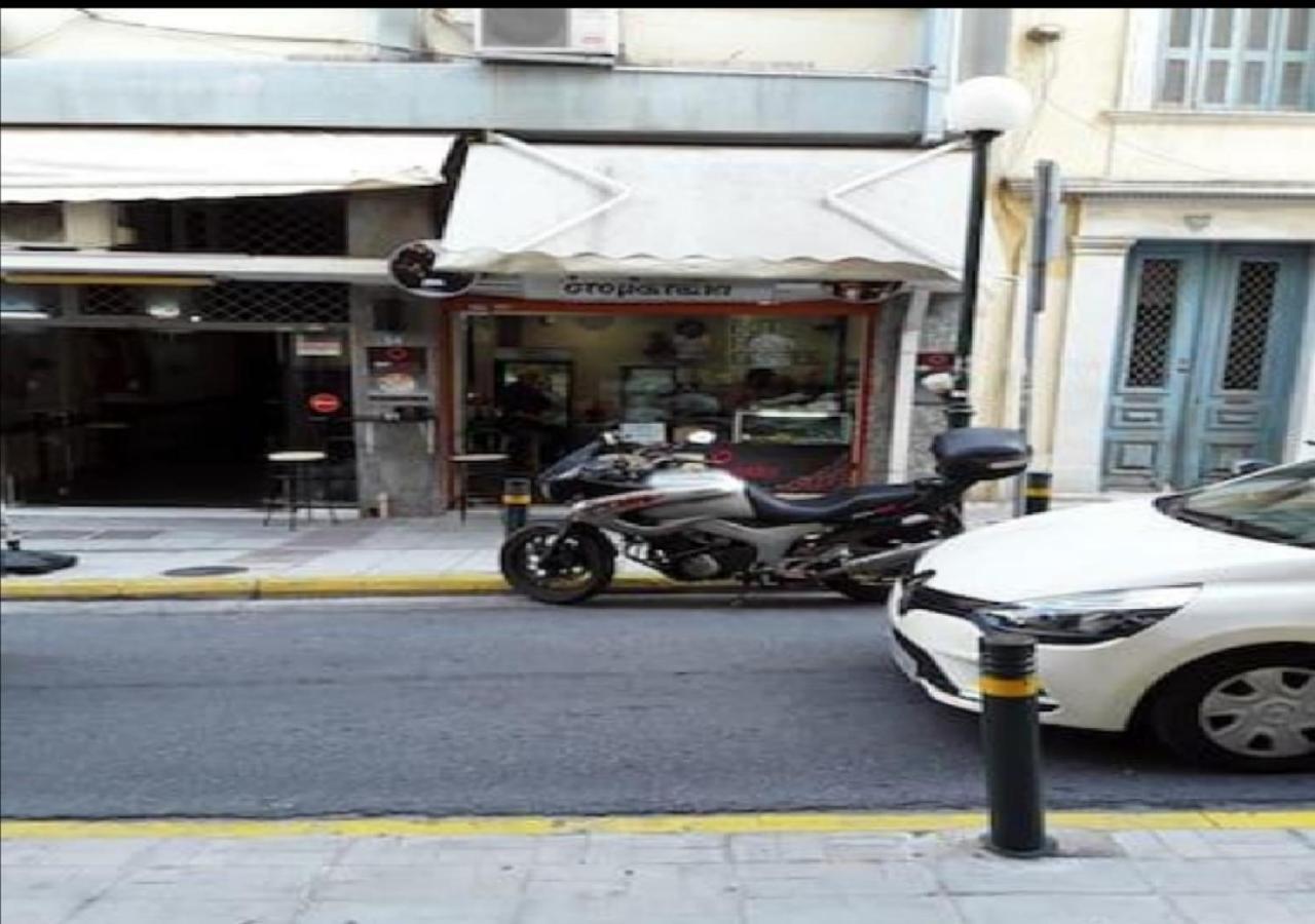 House In The Center Of Piraeus Next To The Port And The Metro!! Hotel Buitenkant foto